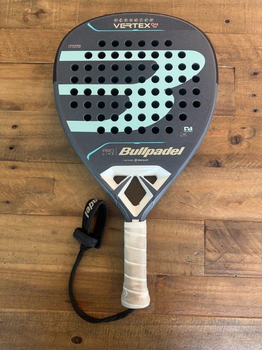 BULLPADEL VERTEX 04 W PADEL RACKET 2024 USED